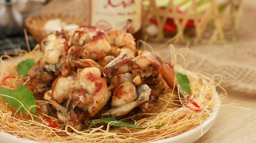 ẾCH CHUI RƠM (Phần)